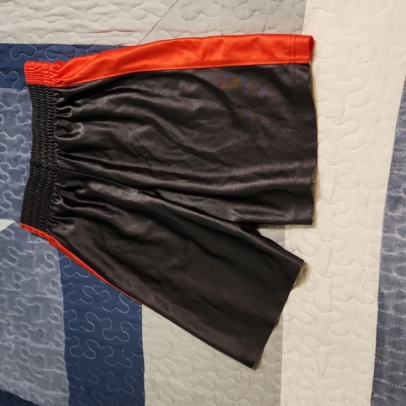 Reebok Shorts - Picture 2 of 4